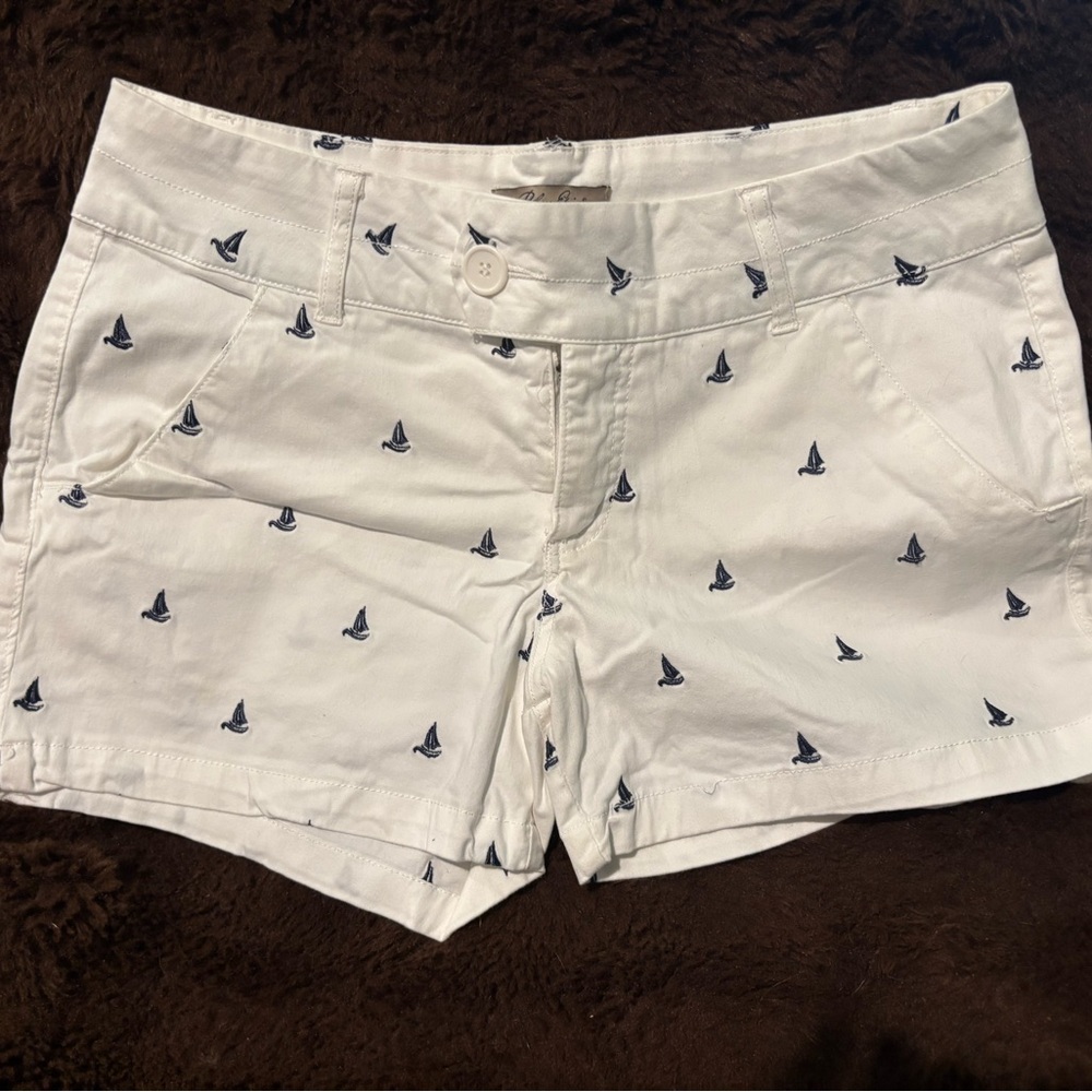 Sailboat Print White Women's Shorts
